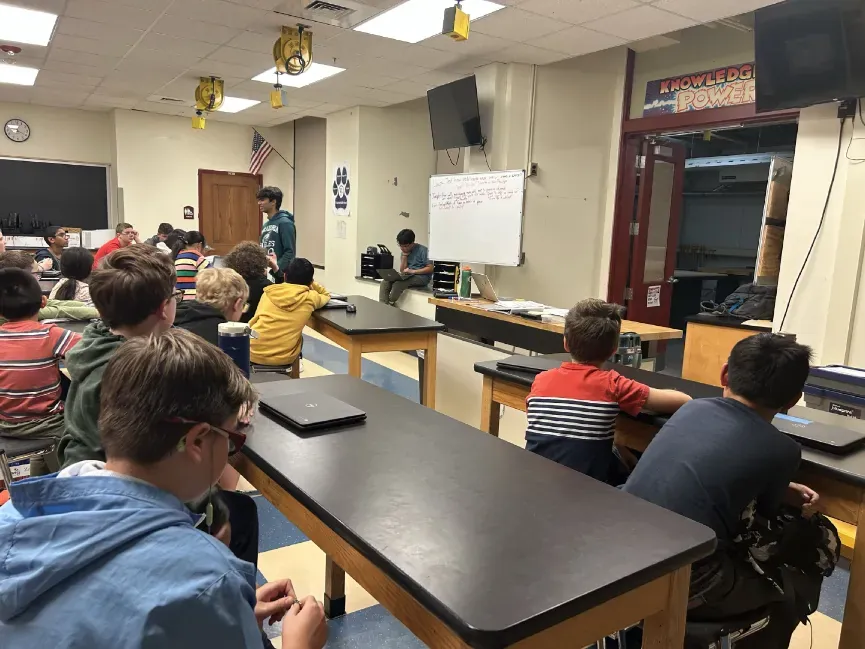 A full classroom of students during a CircuitSavvy workshop